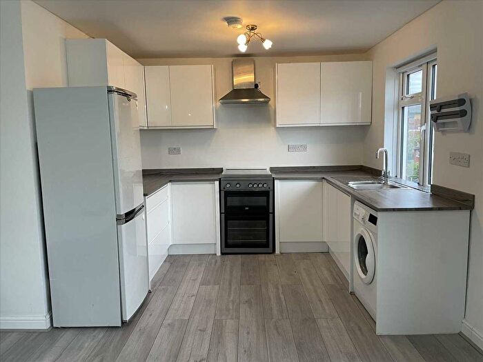 1 Bedroom Flat To Rent In East Street, Epsom, Epsom, KT18
