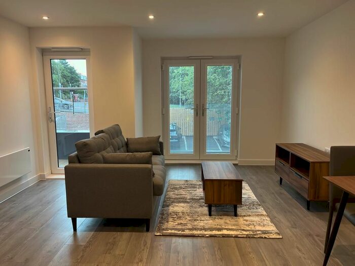 1 Bedroom Flat To Rent In Burley Road, Burley, Leeds, LS4