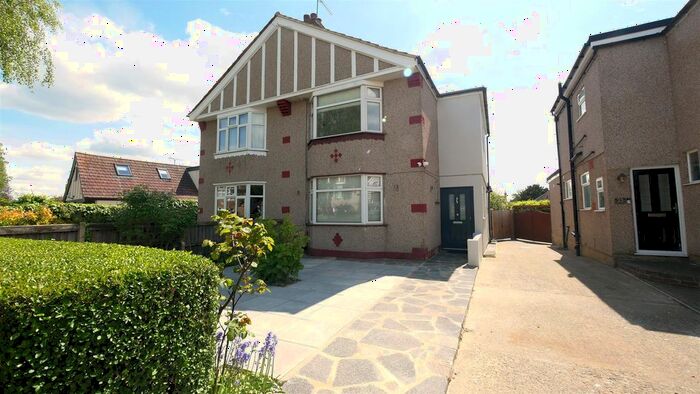 3 Bedroom Semi-Detached House To Rent In Marina Gardens, Cheshunt, Waltham Cross, EN8