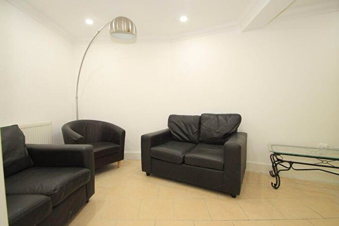 1 Bedroom Flat To Rent In Moira Place, Cardiff, CF24
