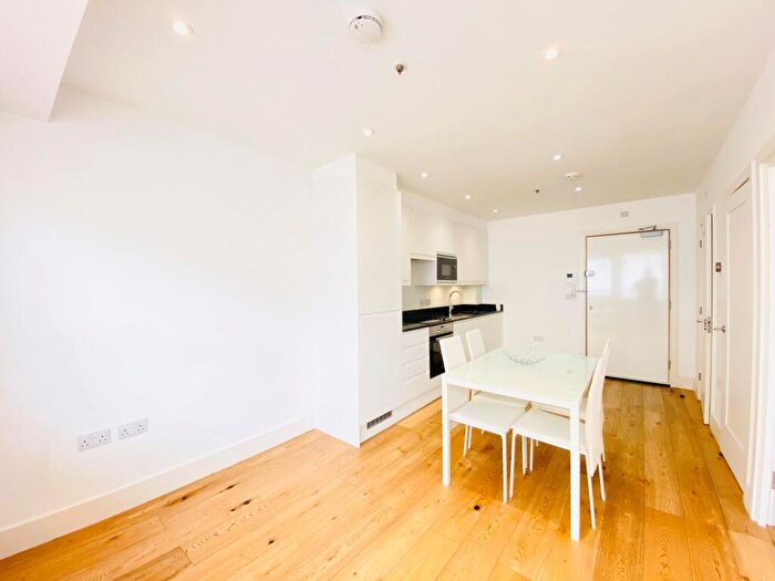 1 Bedroom Apartment To Rent In Green Dragon House, CR0