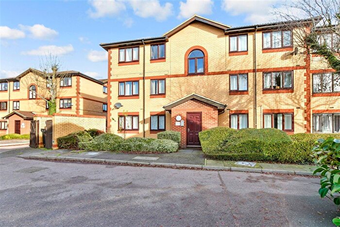 1 Bedroom Flat For Sale In Churchill Close, Dartford, Kent, DA1