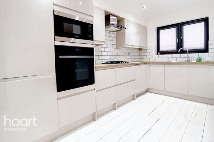 2 Bedroom Terraced House To Rent In Handcroft Road, Croydon, CR0