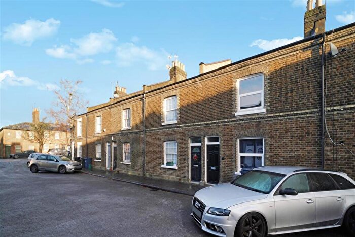 4 Bedroom Terraced House To Rent In Stoke Place, Willesden Junction, London, NW10