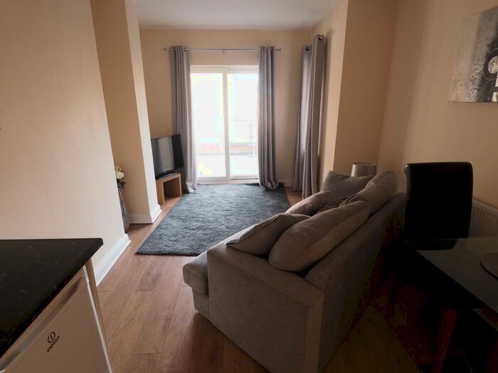 1 Bedroom Apartment To Rent In The Oberon, Queen Street, Hull, HU1