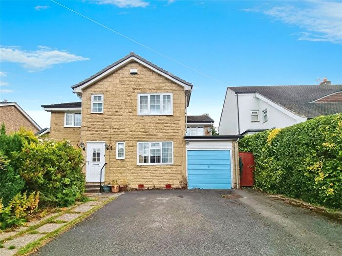 5 Bedroom Detached House To Rent In Woodvale Crescent, Bingley, West Yorkshire, BD16
