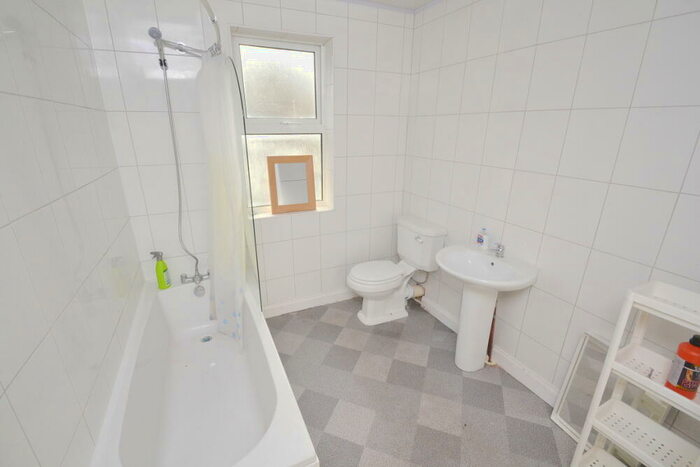 5 Bedroom Detached House To Rent In Landcross Road, Fallowfield, Manchester, M14