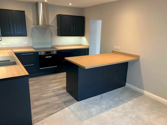 2 Bedroom Apartment To Rent In Buxton Road; Disley., SK12
