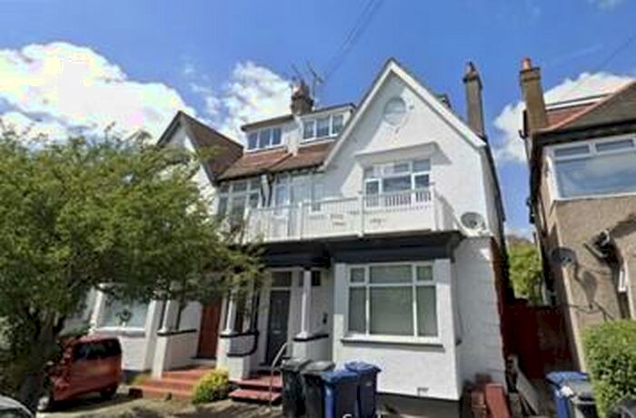 Studio To Rent In St Andrews Road, London, NW11