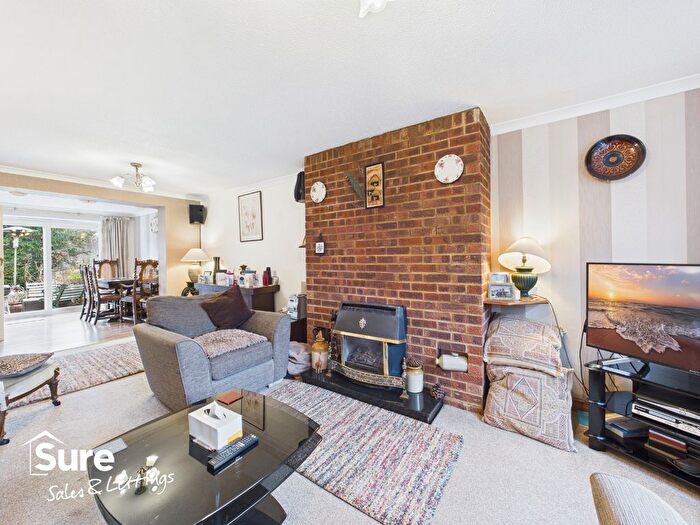 4 Bedroom Semi-Detached House For Sale In Fairway, Hemel Hempstead, Hertfordshire, HP3