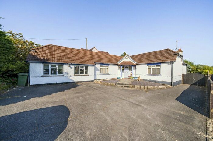 5 Bedroom Bungalow For Sale In Farnham Road, Holt Pound, Farnham, Hampshire, GU10