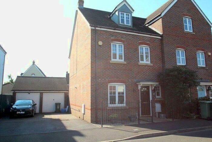 4 Bedroom Semi-Detached House To Rent In Beech Way, Angmering, Littlehampton, West Sussex, BN16