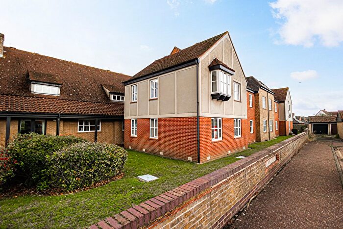 1 Bedroom Flat For Sale In The Garners, Rochford, SS4