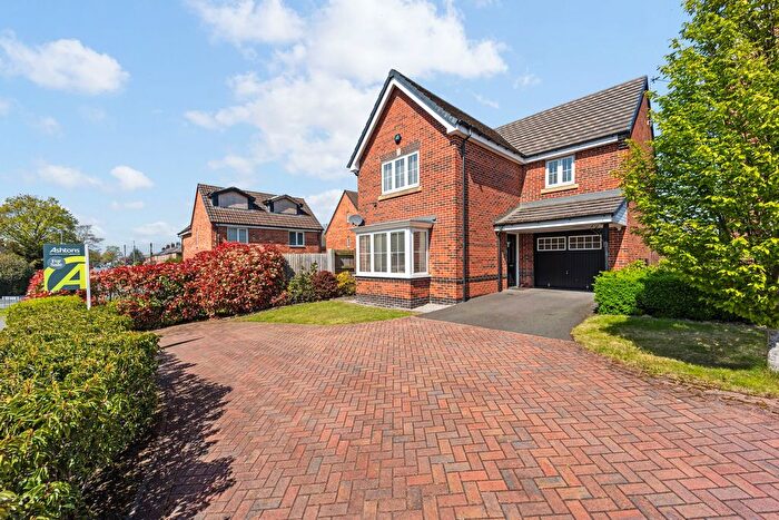 3 Bedroom Detached House For Sale In St. Peters Walk, Widnes, WA8