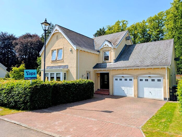 4 Bedroom Detached House For Sale In Cornhill Grove, Biggar, ML12