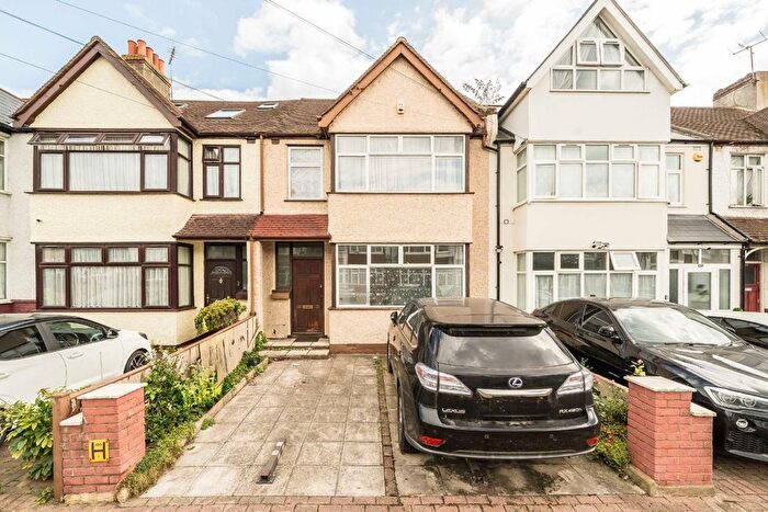 3 Bedroom Property For Sale In Fishponds Road, Tooting, SW17