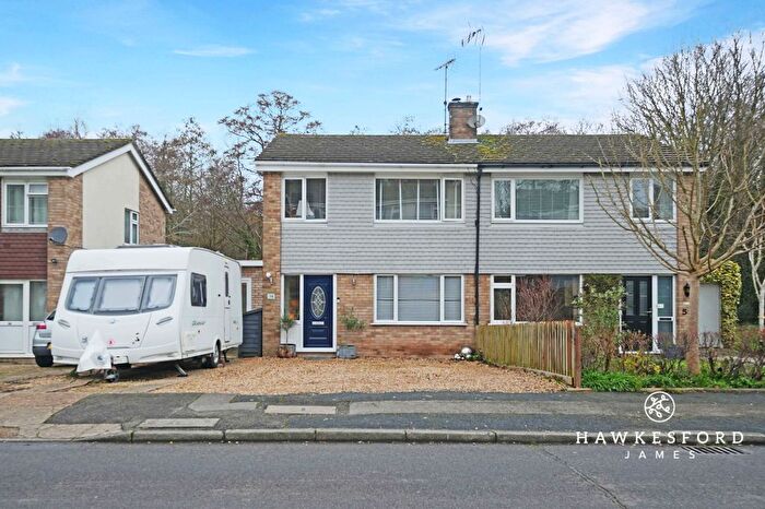 3 Bedroom Semi Detached House For Sale In The Knole, Faversham, ME13