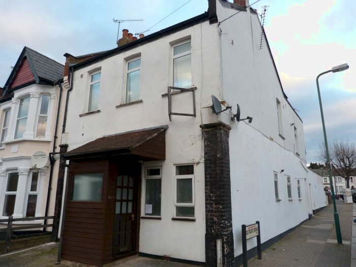 1 Bedroom Flat To Rent In Oldfield Road, Harlesden, London, NW10