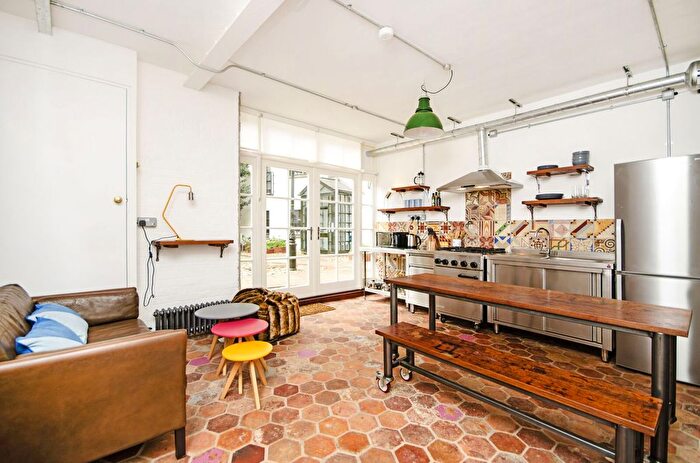 1 Bedroom Flat To Rent In Time Square, Dalston, London, E8