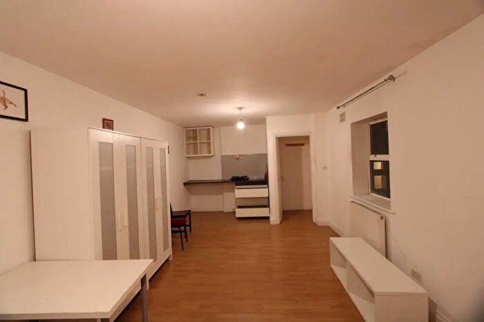 1 Bedroom Flat To Rent In Lewisham Way, London, SE14