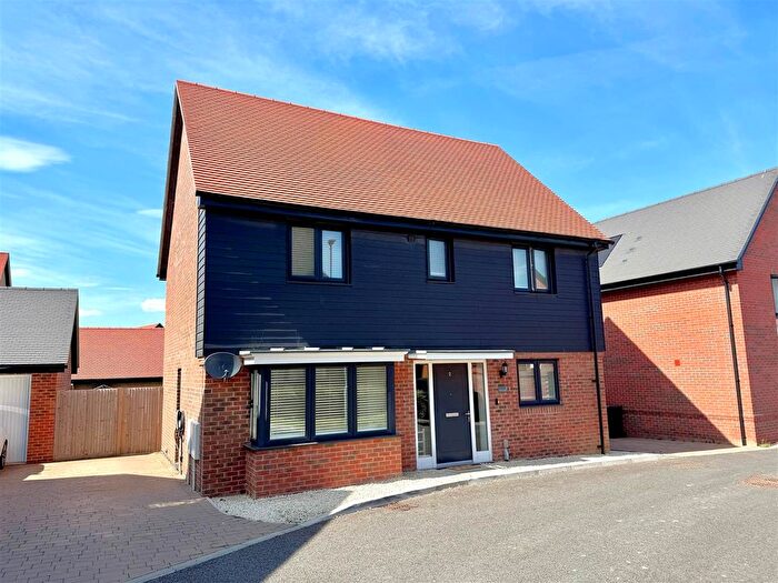 4 Bedroom Detached House To Rent In Armstrong Crescent, Whiteley, PO15