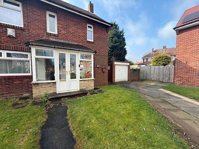 3 Bedroom Semi Detached House For Sale In Zetland Drive, Whitley Bay, NE25