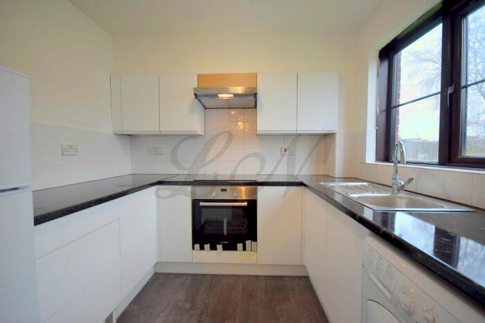 2 Bedroom Flat To Rent In Avonmouth Road, Dartford, DA1