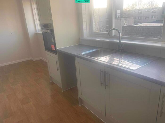 2 Bedroom Flat To Rent In Highwood Lane, Loughton, IG10