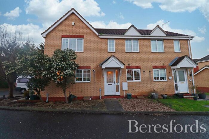 2 Bedroom Terraced House For Sale In Amcotes Place, Chelmsford, CM2