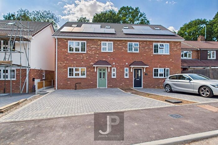 4 Bedroom Semi-Detached House For Sale In La Plata Grove, Brentwood, CM14