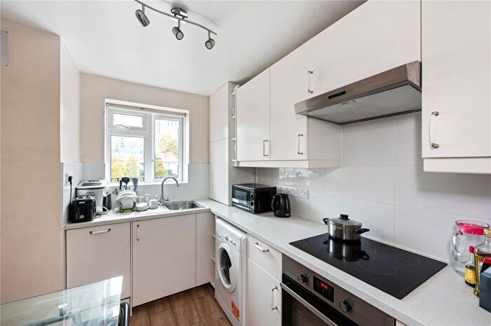 2 Bedroom Flat For Sale In Langdon Court, City Road, London, EC1V