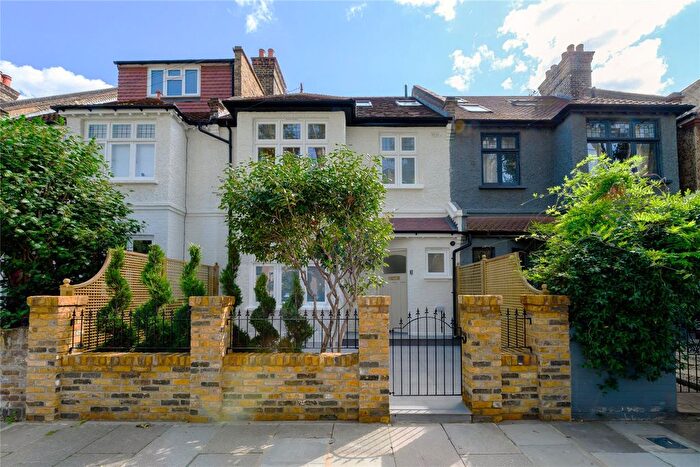 4 Bedroom Terraced House For Sale In Daisy Lane, London, SW6