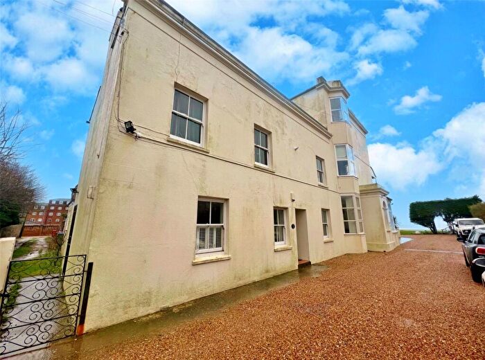 2 Bedroom Flat To Rent In Marine Parade, Bognor Regis, West Sussex, PO21