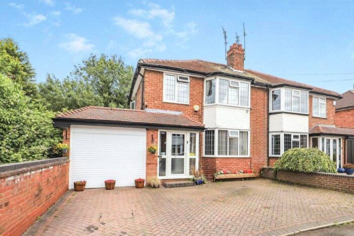 3 Bedroom Semi Detached House For Sale In Chestnut Way, Wolverhampton, West Midlands, WV3