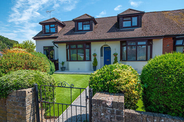 5 Bedroom Semi-Detached House For Sale In Park Avenue, Purbook, PO7