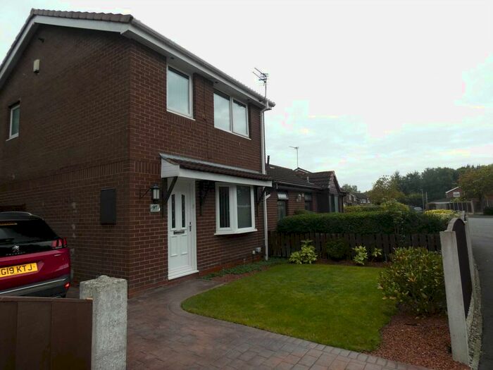 3 Bedroom Semi-Detached House To Rent In St Davids Drive, Callands, WA5