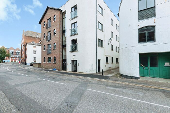 2 Bedroom Flat For Sale In Strand Street, Poole, Dorset, BH15