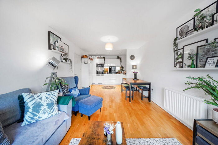 1 Bedroom Flat For Sale In Harrold Court, Guthridge Close, London, E14