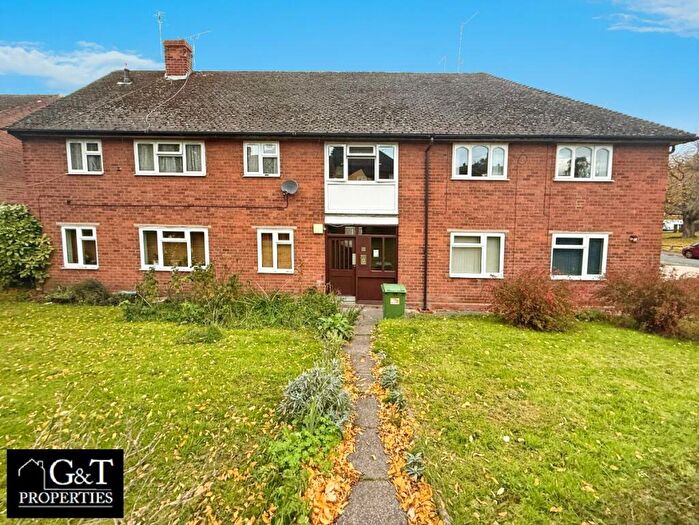2 Bedroom Flat For Sale In Rutland Place, Stourbridge, DY8