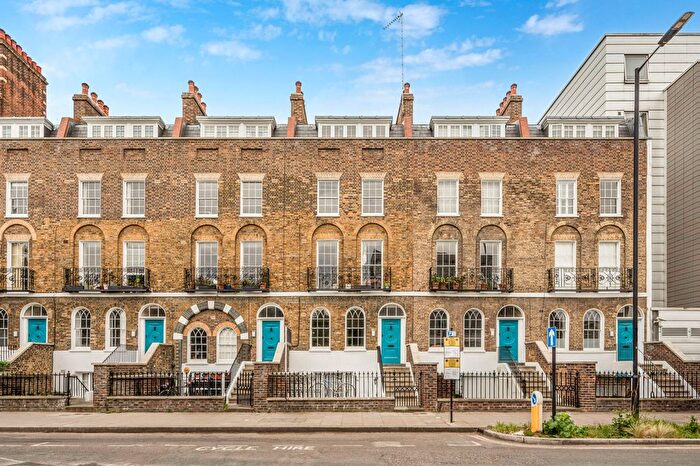 3 Bedroom Maisonette For Sale In New North Road, Islington, N1