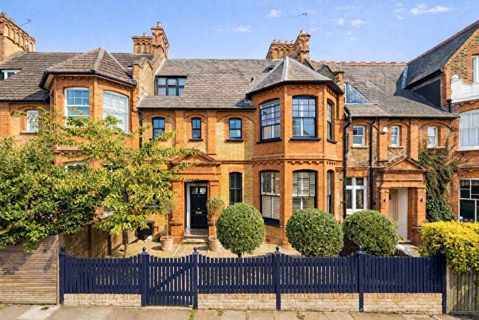 4 Bedroom Property For Sale In Kirkstall Road, Streatham, SW2