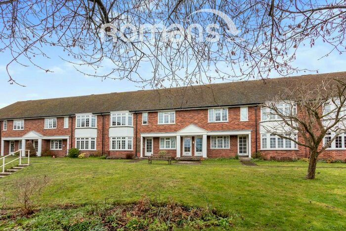 2 Bedroom Flat To Rent In Cranbrook Court Fleet, GU51