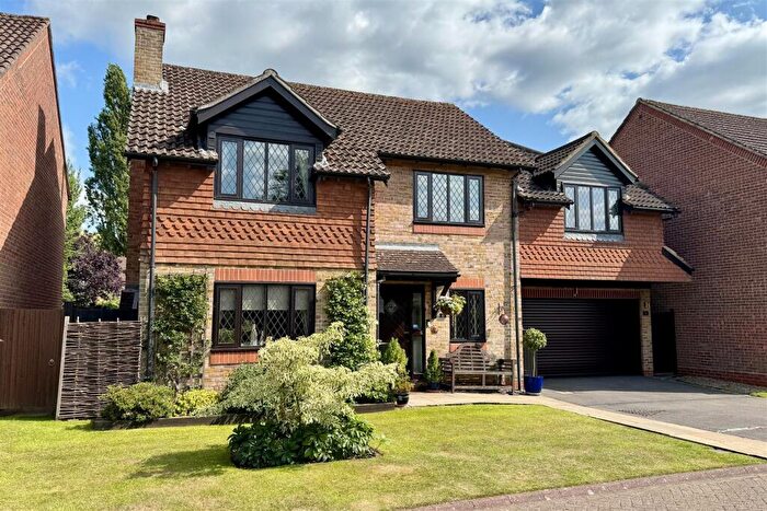 5 Bedroom Detached House For Sale In Godalming, GU7