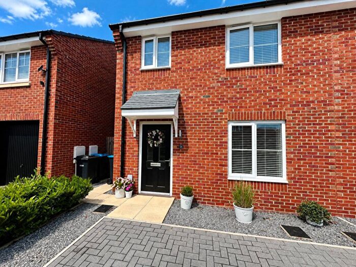 3 Bedroom Semi Detached House For Sale In Robin Way, Northallerton, North Yorkshire, England, DL8