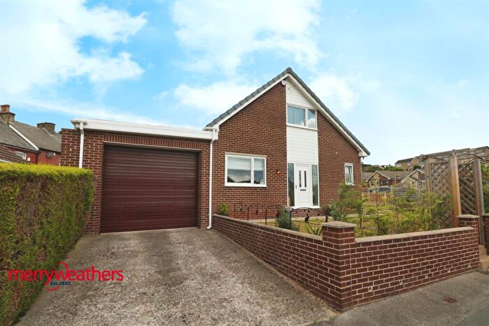 3 Bedroom Bungalow For Sale In Kingsway, Mapplewell, Barnsley, S75