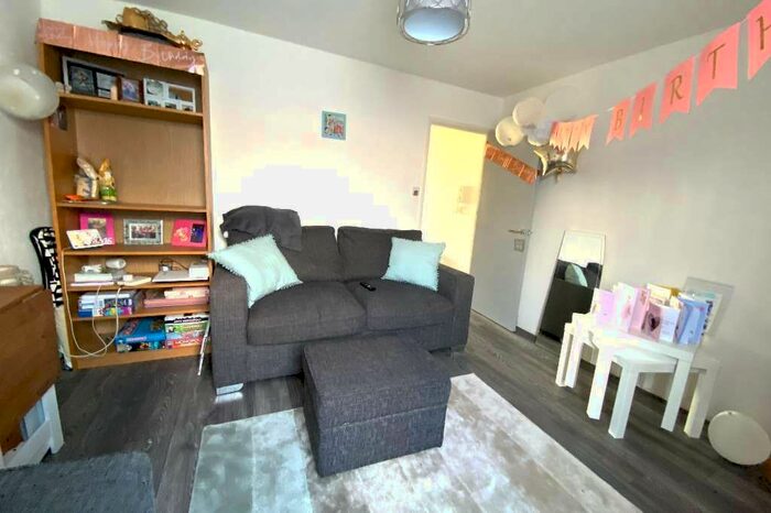 2 Bedroom Flat To Rent In East Cliffe Heights, Folkestone, CT20