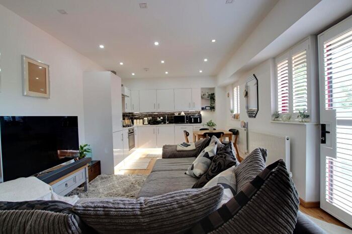 2 Bedroom Apartment For Sale In Fareham Point, Fareham, PO16