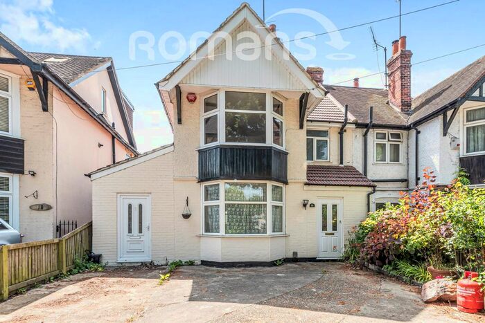 4 Bedroom Detached House To Rent In Water Road, Reading, RG30