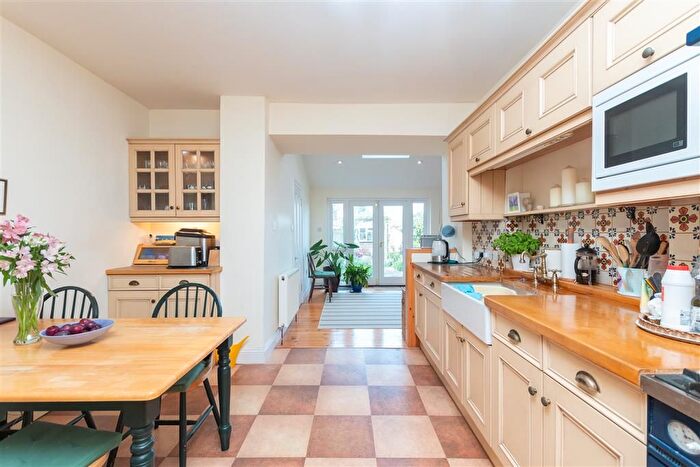 3 Bedroom Detached House For Sale In Fostall, Hernhill, Faversham, Kent, ME13