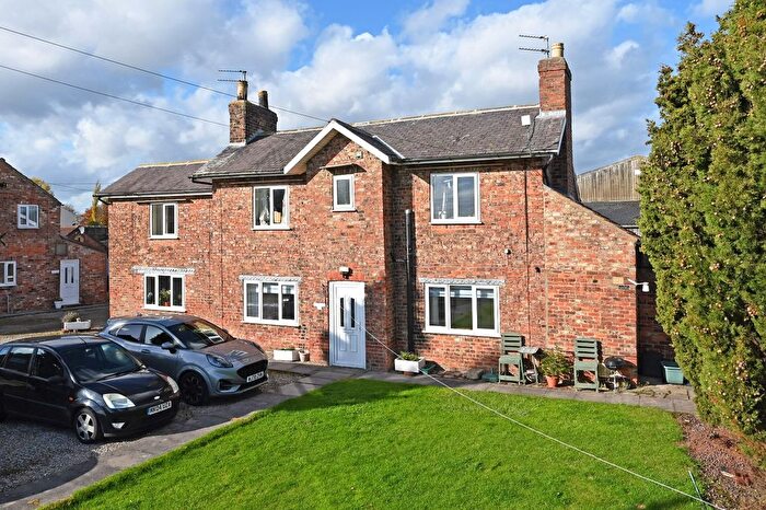 2 Bedroom Flat To Rent In Rowes Cottage B, Stockton Lane, York, YO32